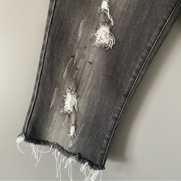 Y2K Grunge ALMOST Famous Distressed Bermuda Jean Shorts Size 11 Y2K Emo Low Rise - Picture 7 of 15